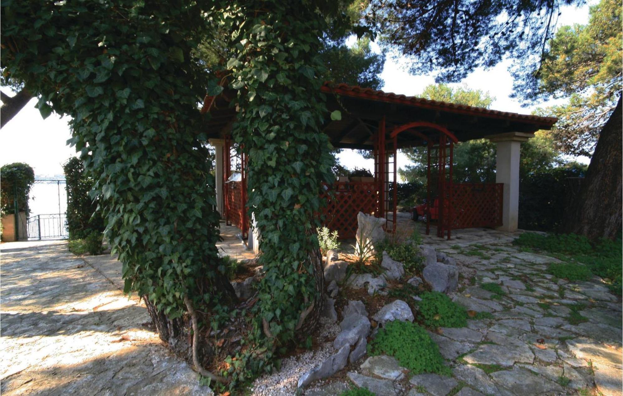 Three-Bedroom Apartment in Brodarica Brodarica  Buitenkant foto