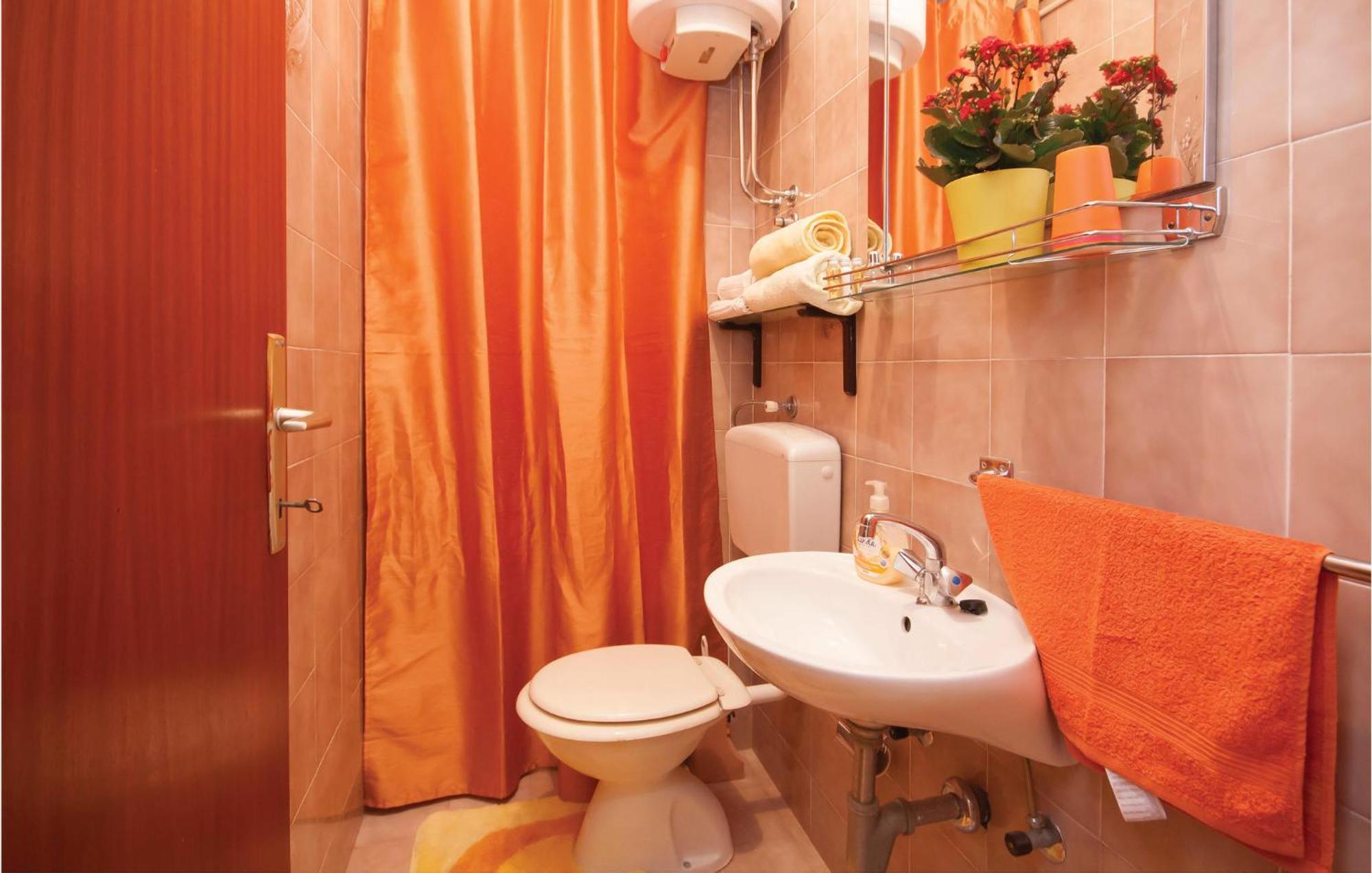 Three-Bedroom Apartment in Brodarica Brodarica  Buitenkant foto